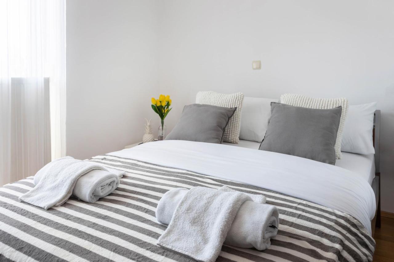 Spacious 2Bdr Apartment With A Cute Balcony ザグレブ エクステリア 写真